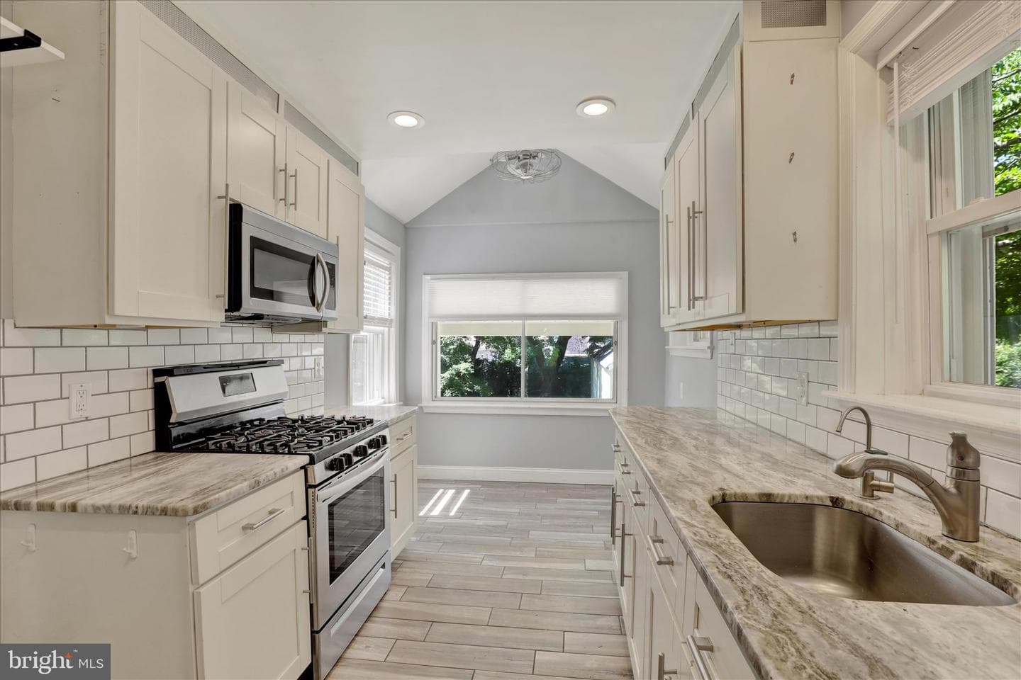522 Raab Street photo 12