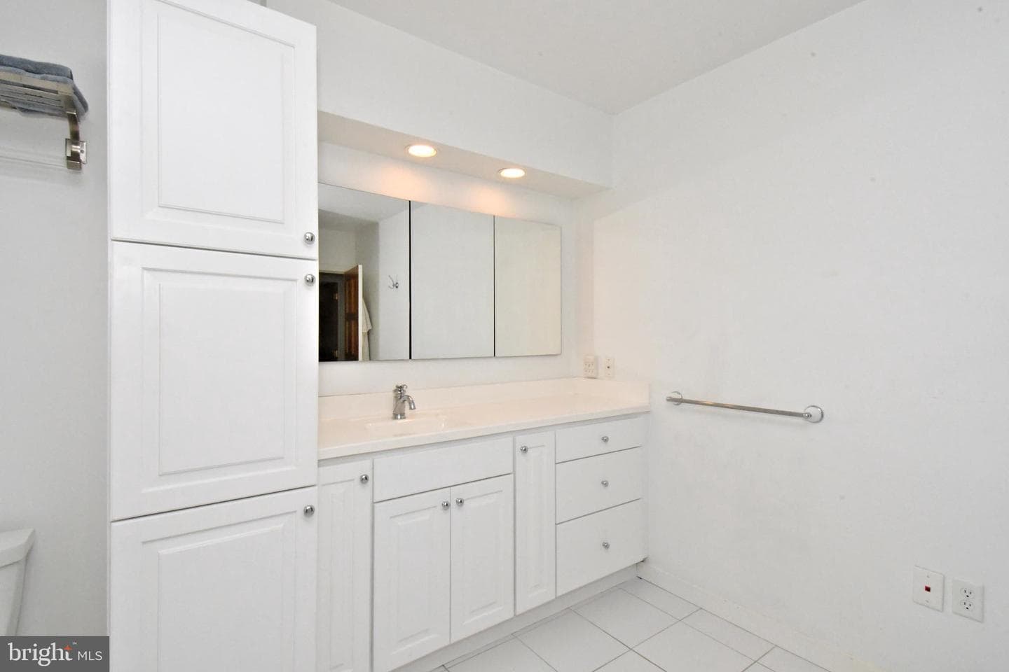 650 Gabriel Court photo 56