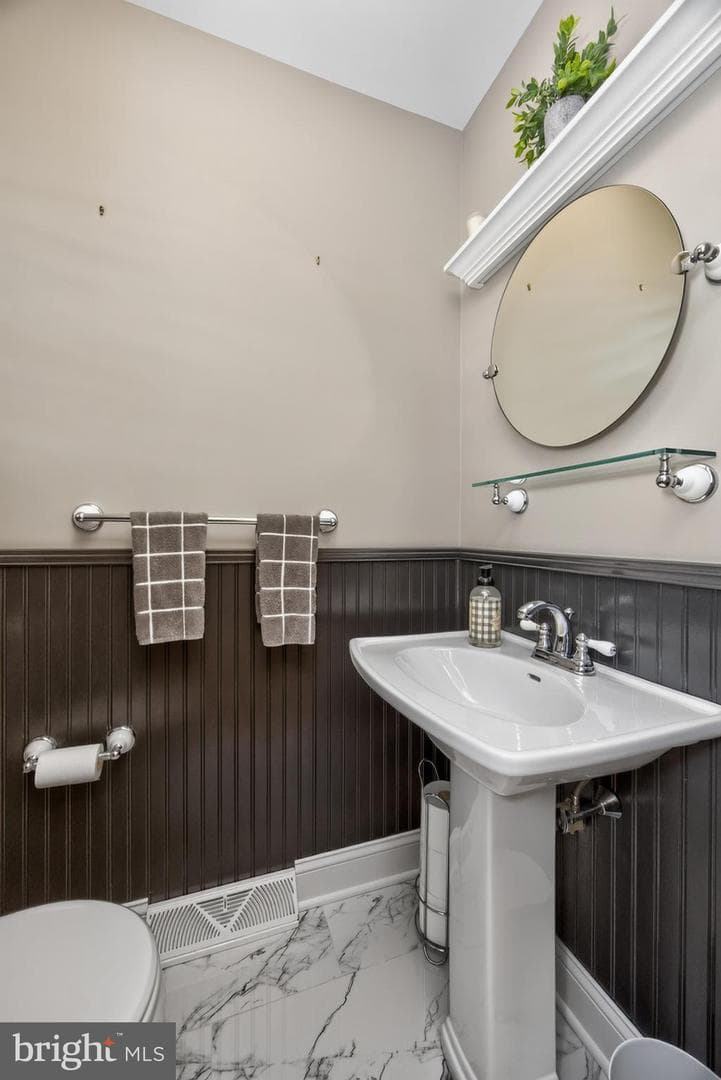 62 Cedar Court photo 5