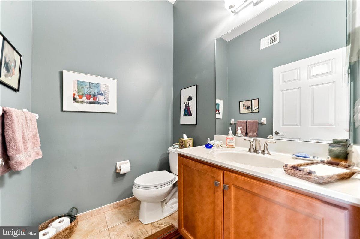404 Peters Way photo 16