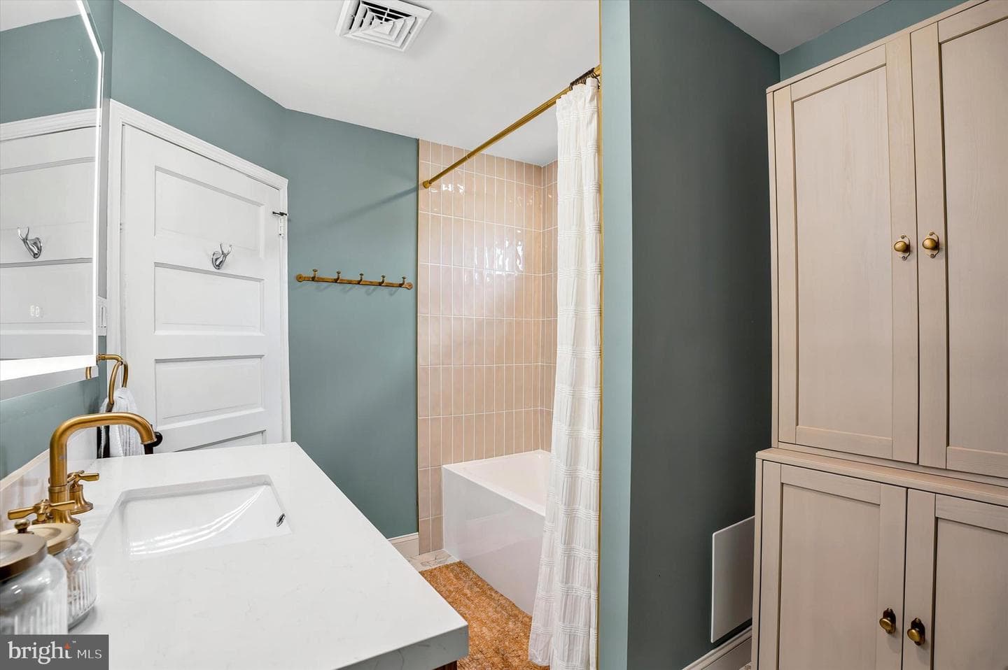 222 Crooked Lane photo 15