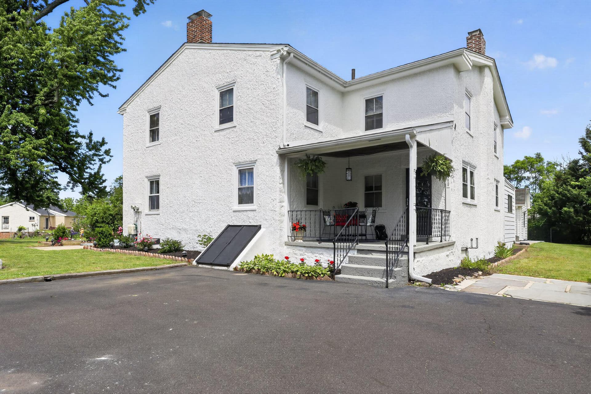 750 Loch Alsh Avenue photo 3