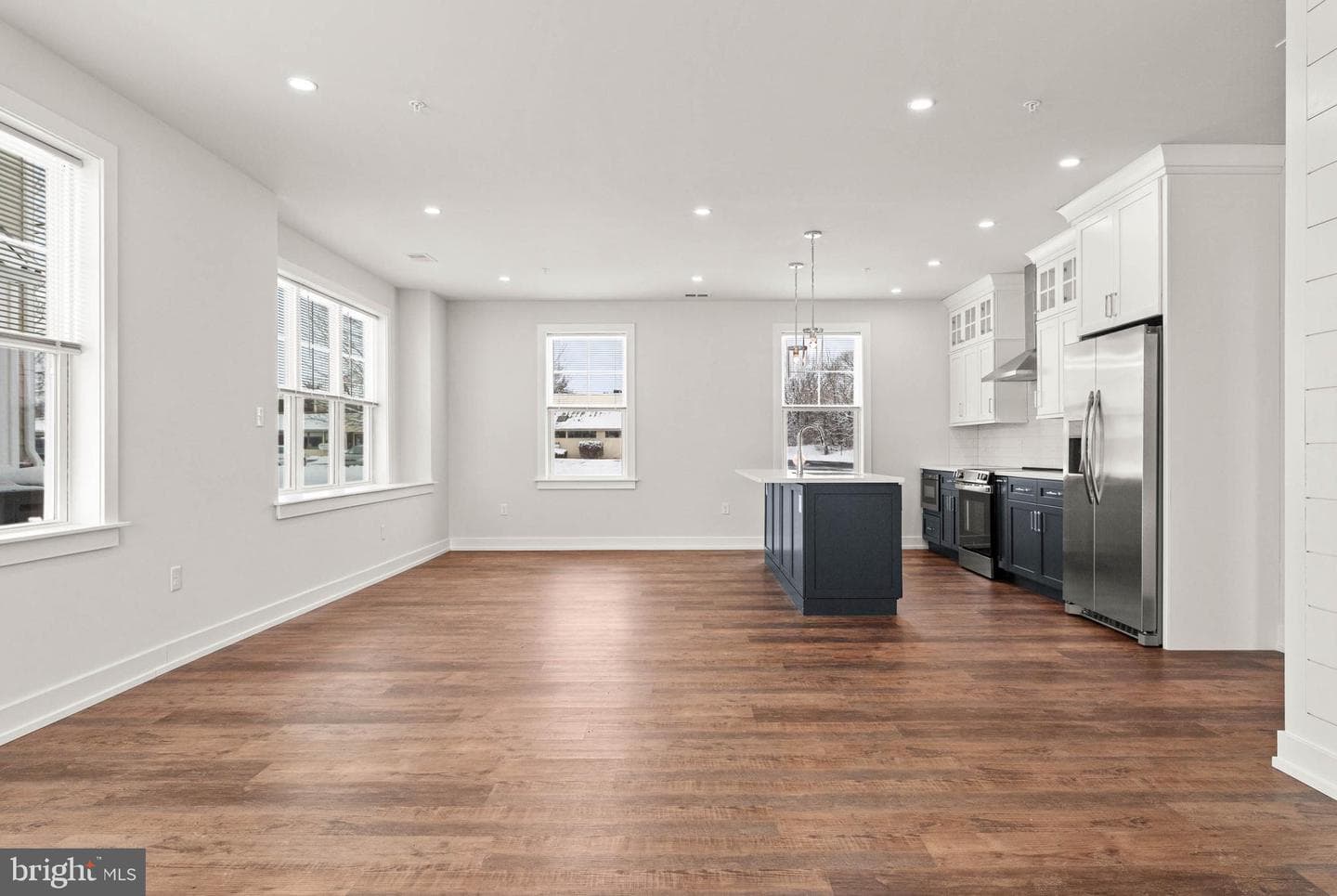 411 Isabelle Court #201 photo 7