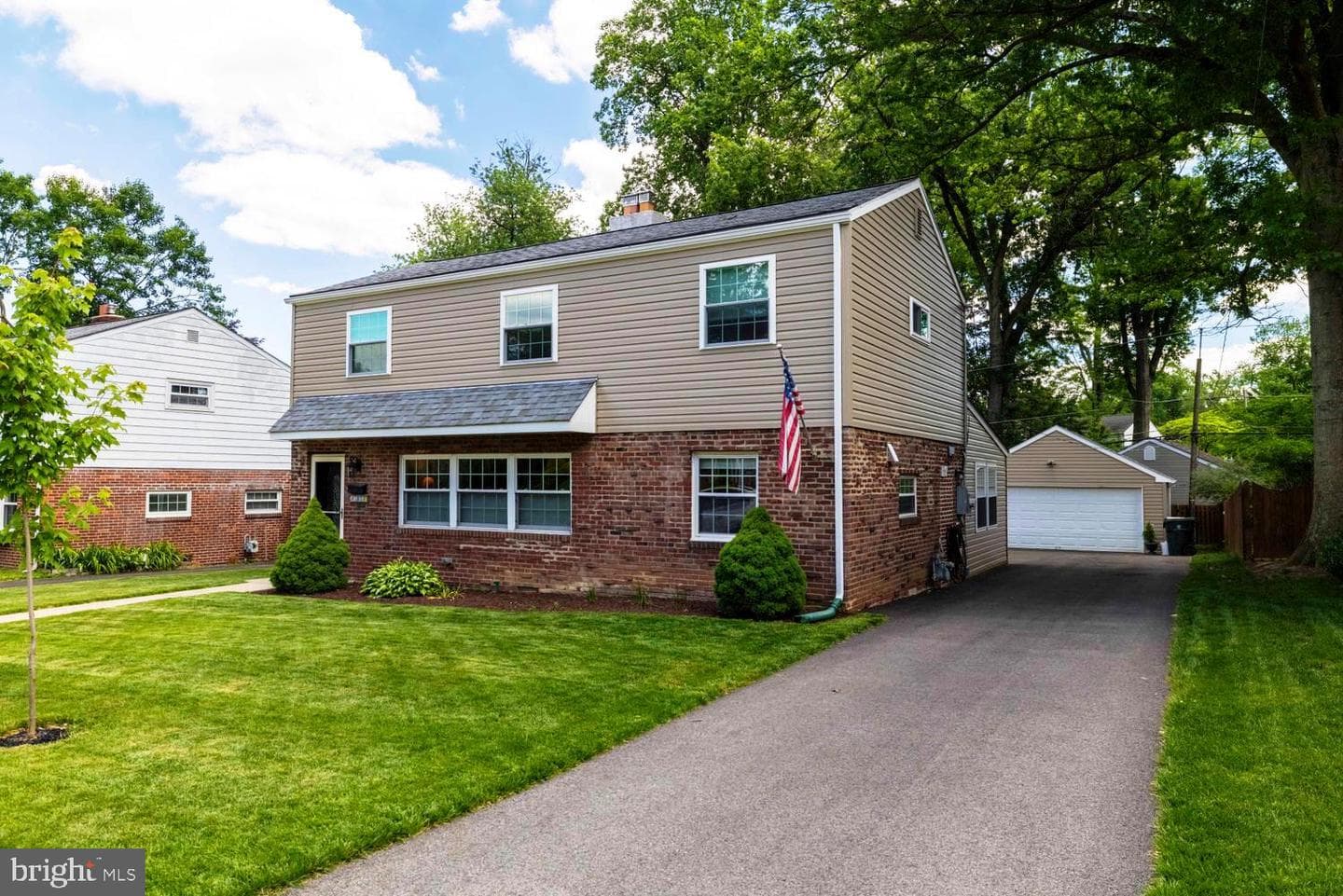 643 Edgley Avenue photo 1
