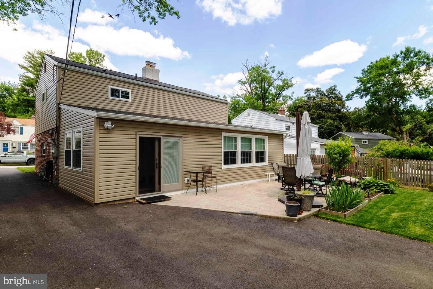 643 Edgley Avenue photo 34