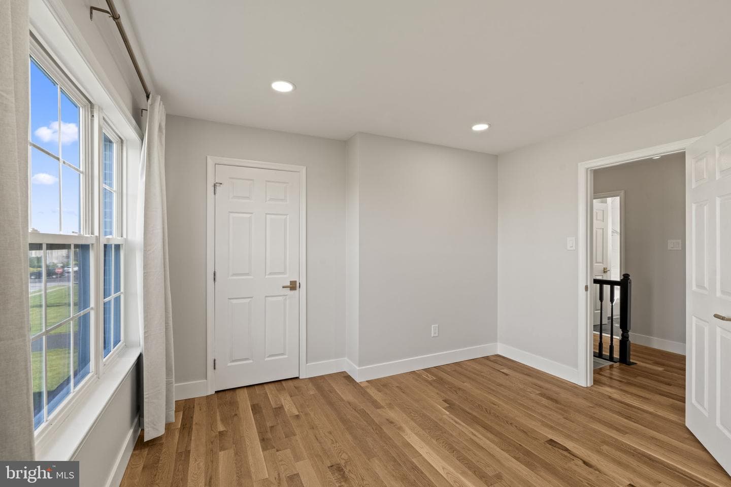 703 Gregory Drive photo 33