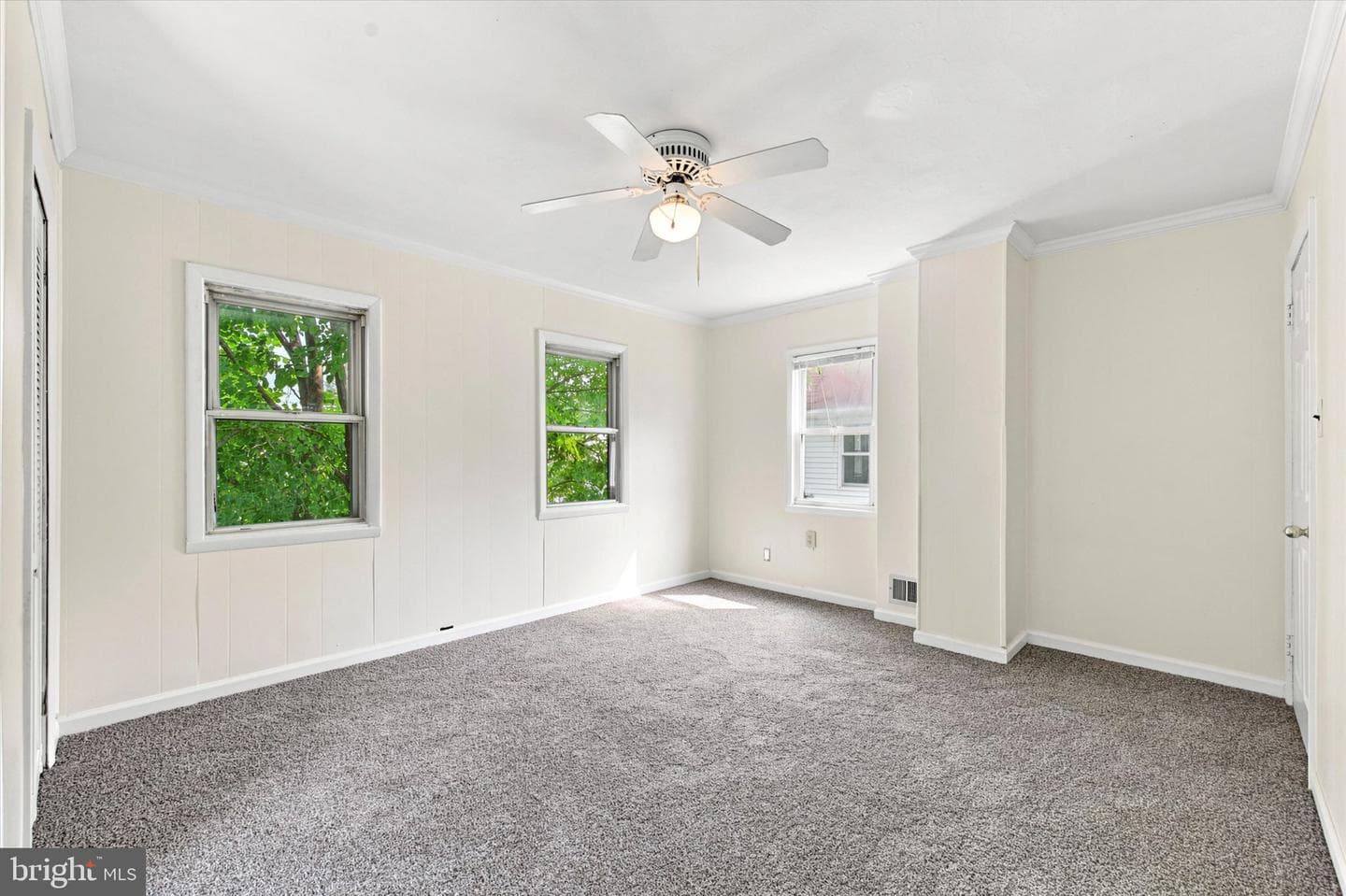 227 Greenfield Avenue photo 11