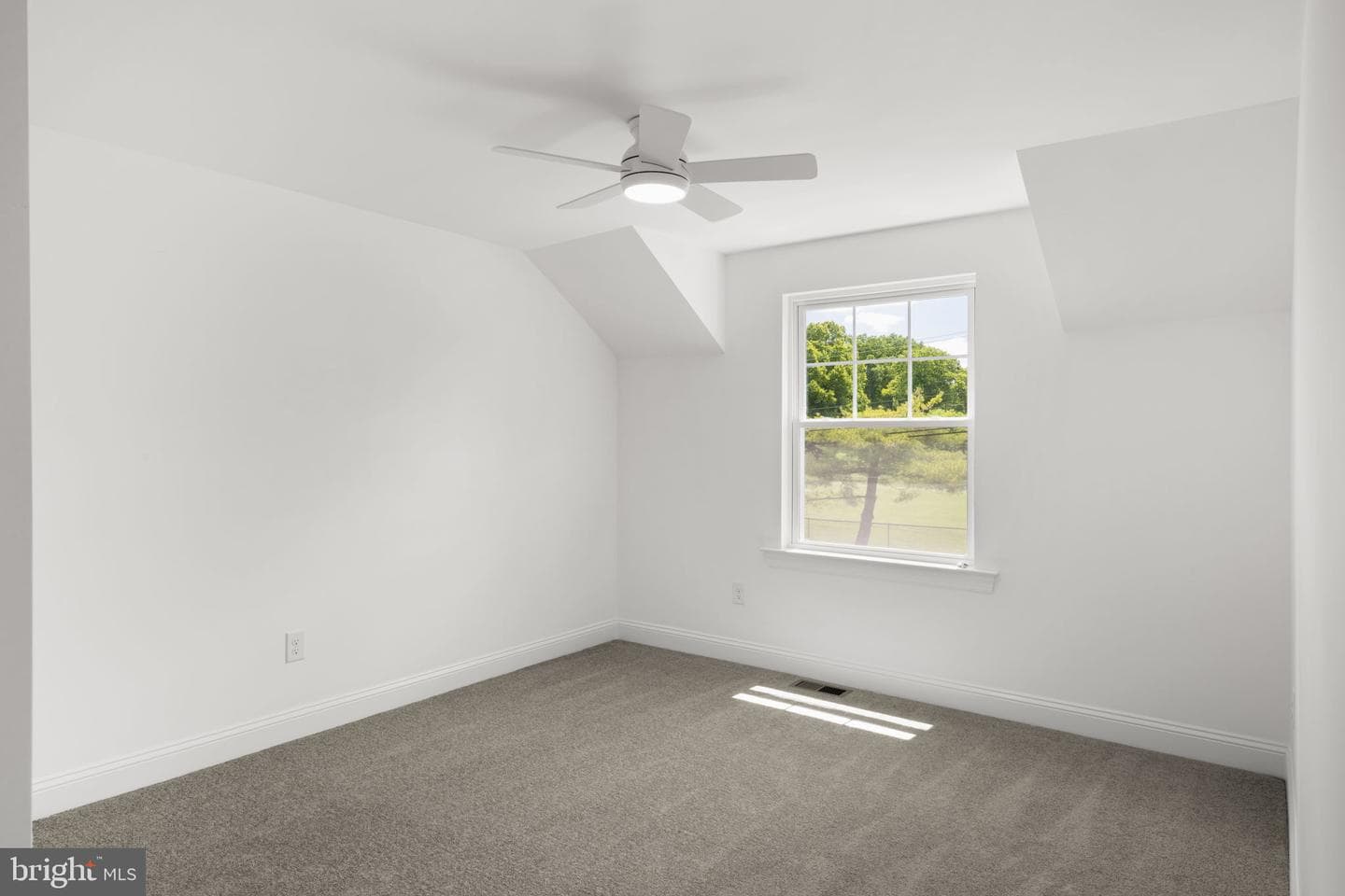 105 Paper Mill Road photo 30
