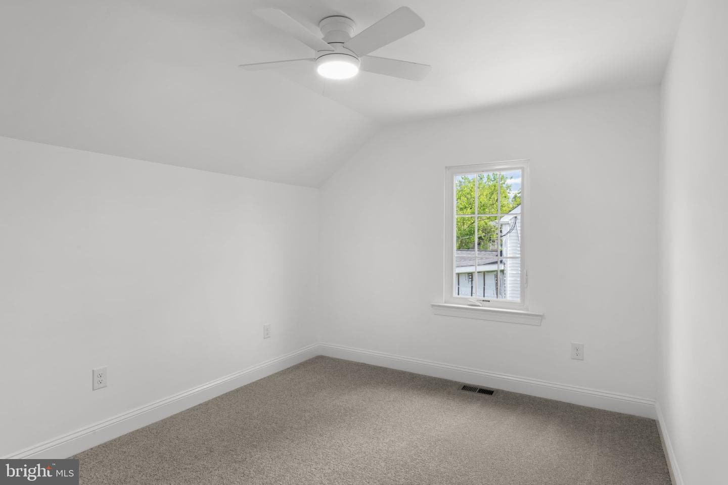 105 Paper Mill Road photo 34