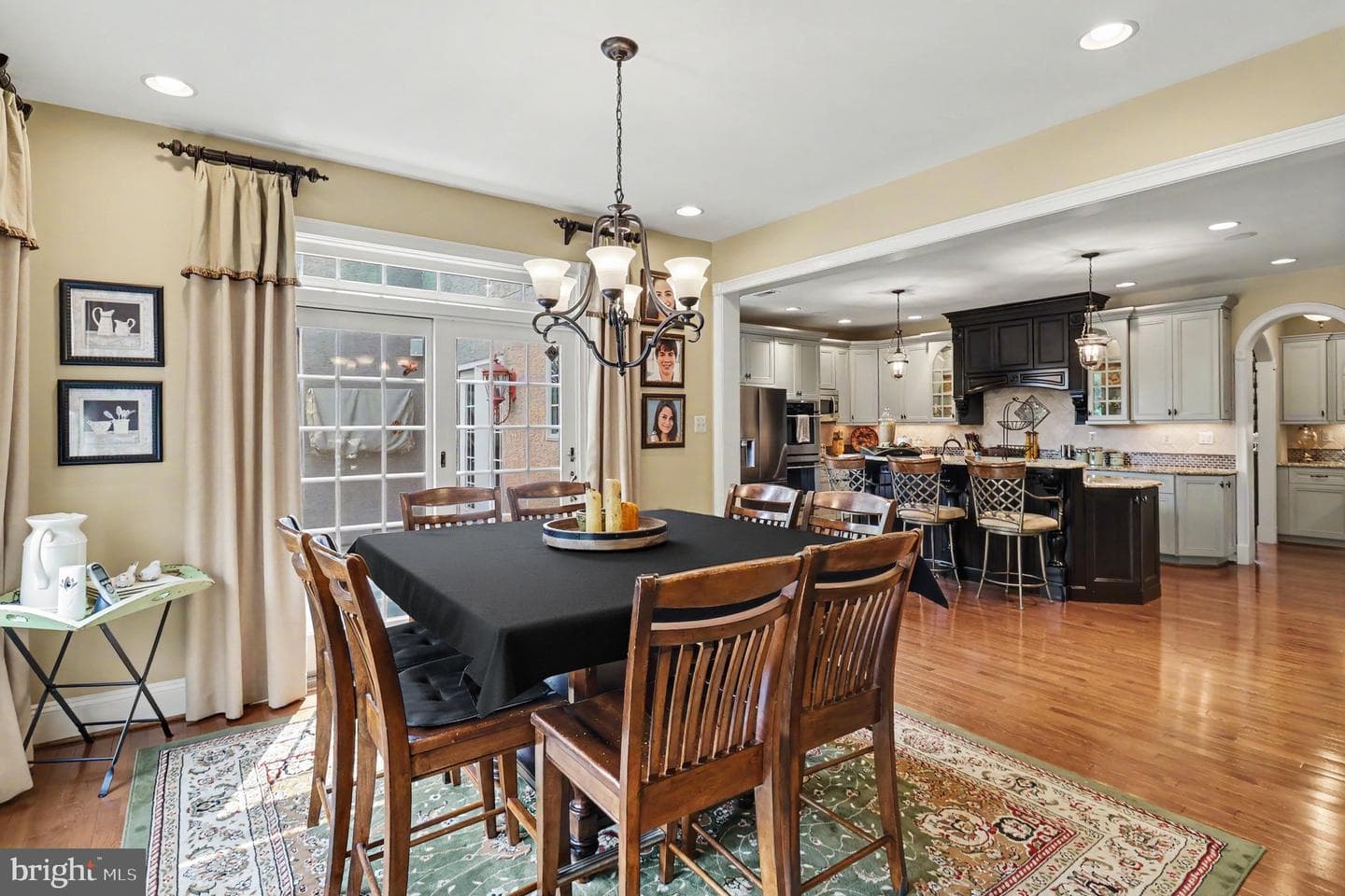 876 Ashbourne Way photo 3
