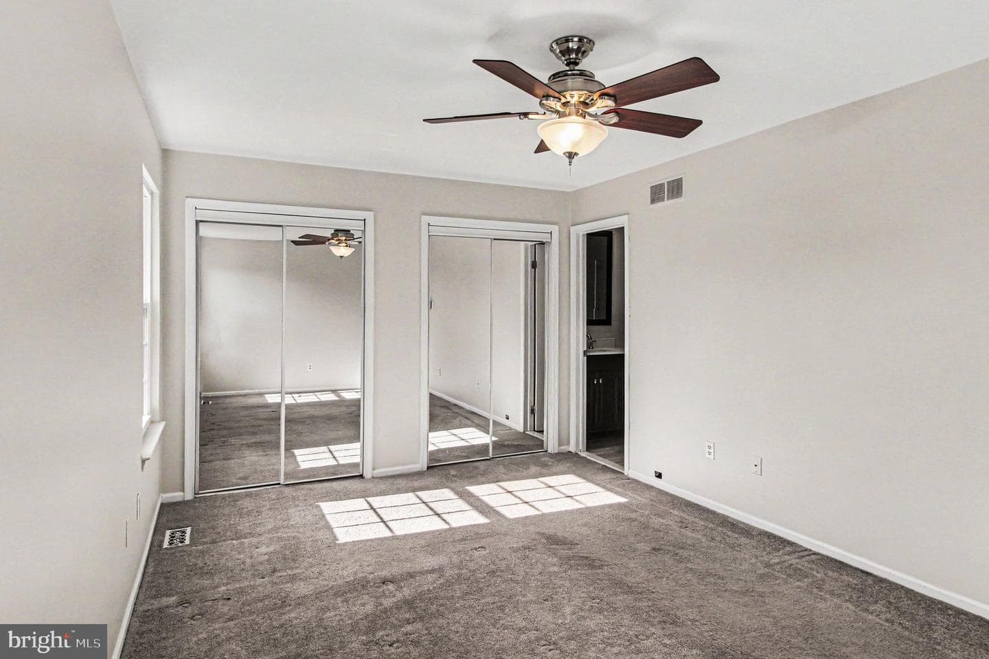 302 Somerset Court photo 19