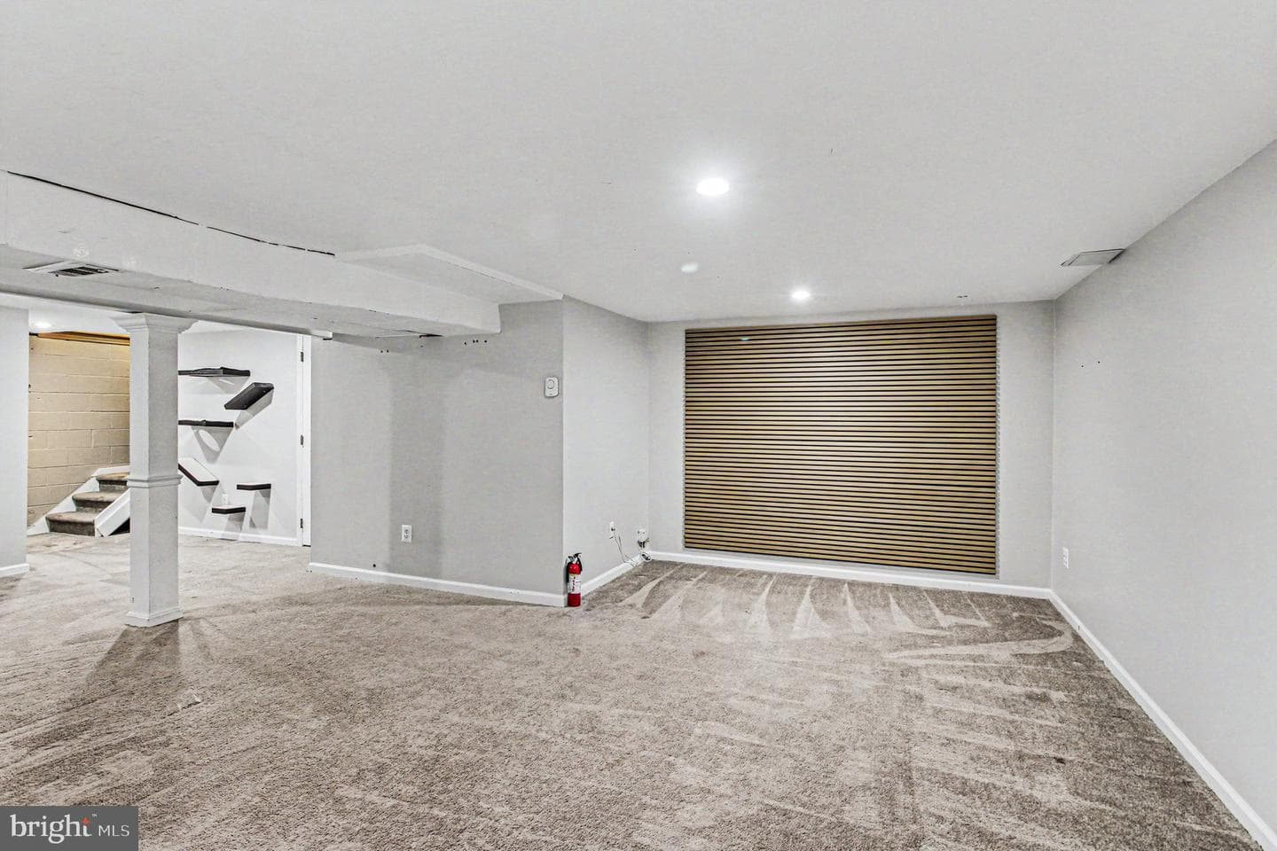 302 Somerset Court photo 27