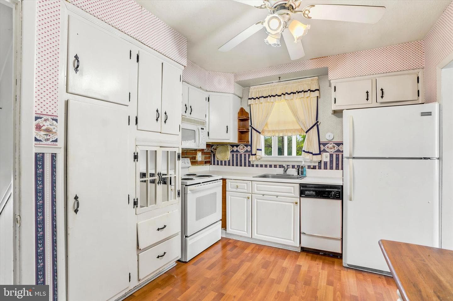 565 Dartmouth Drive photo 6