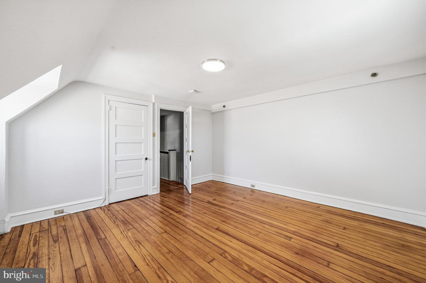 32 W Montgomery Avenue photo 17