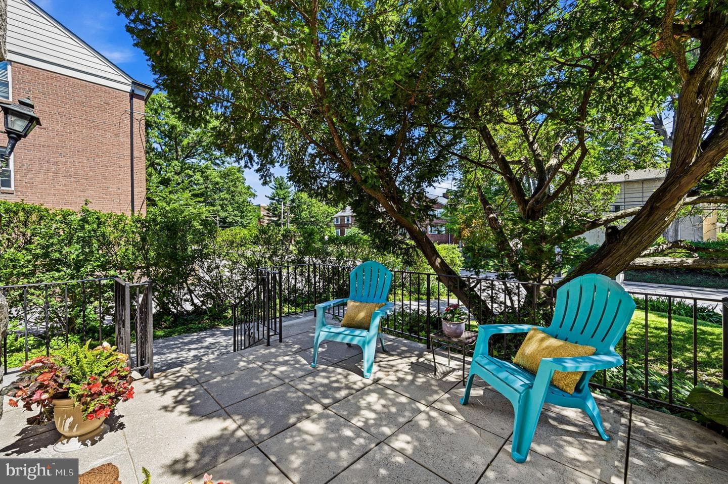 32 W Montgomery Avenue photo 4