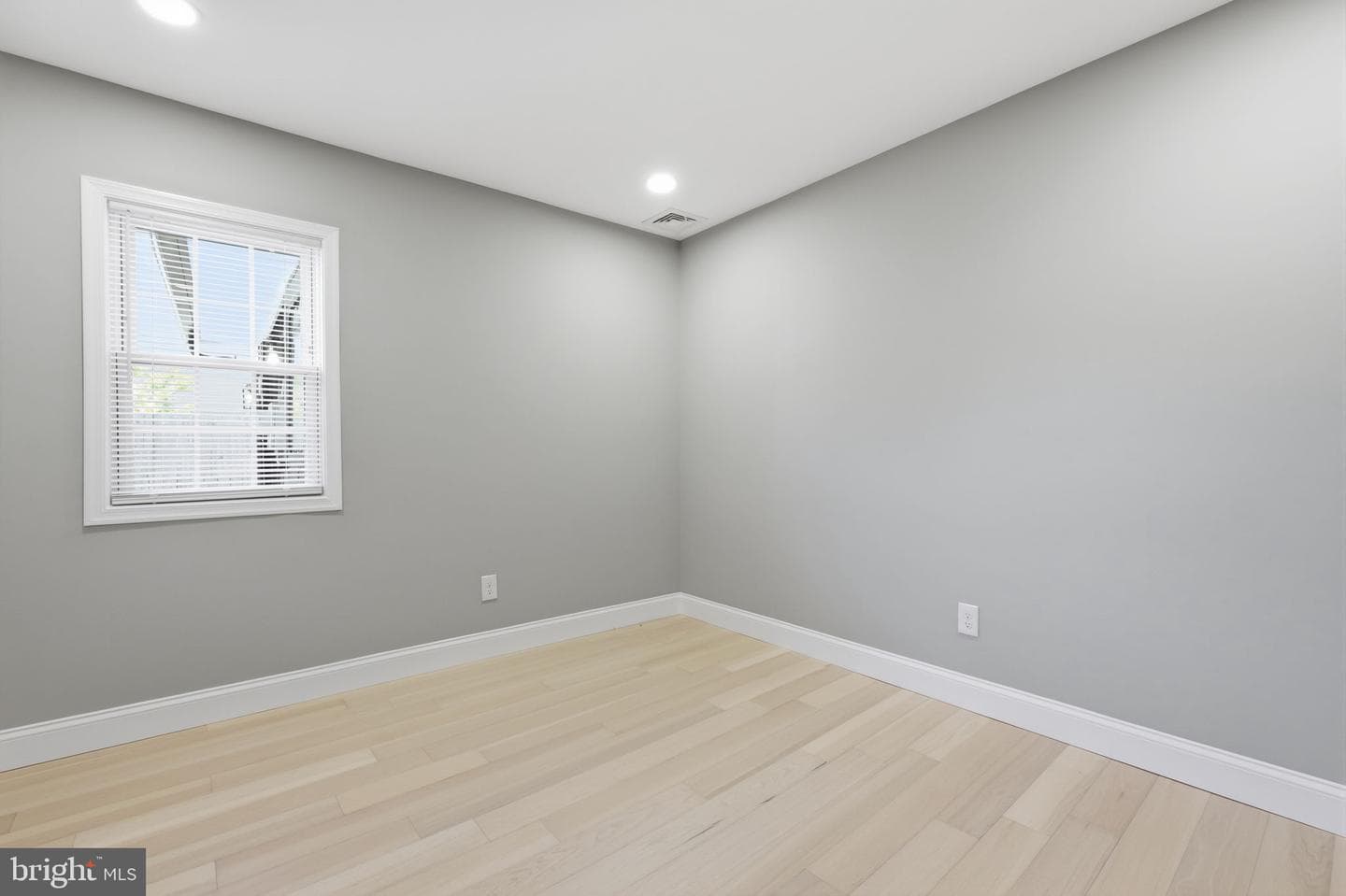 340 W Broad Street photo 28