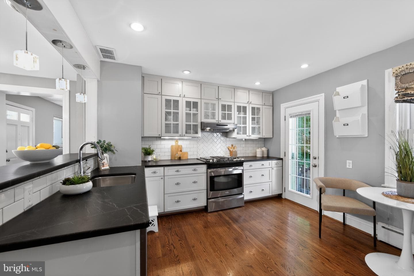 522 Dudley Avenue photo 8