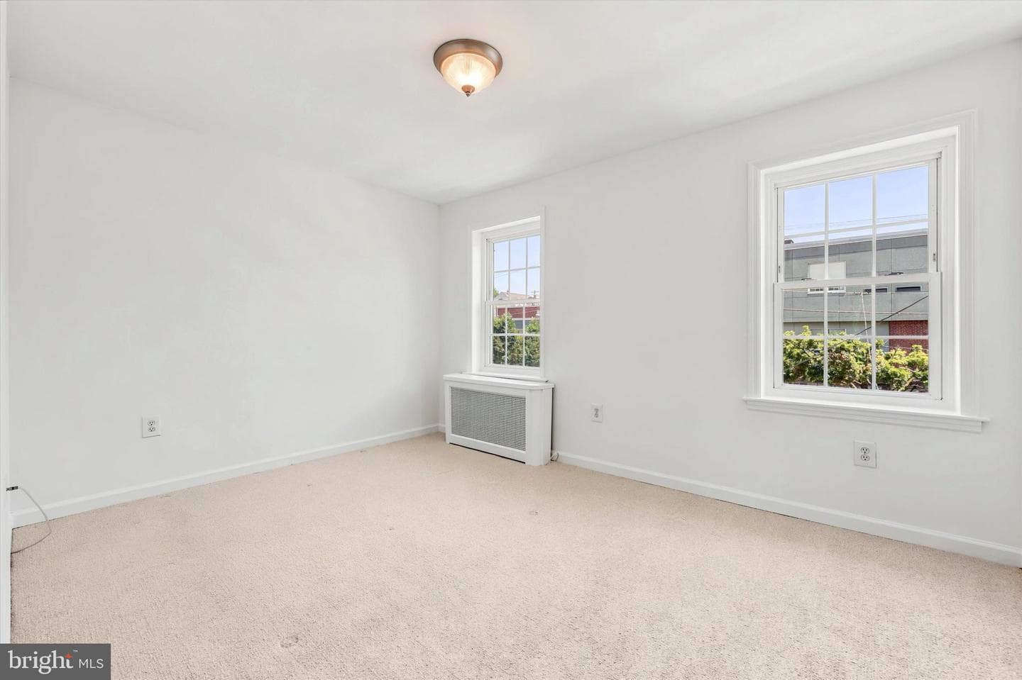 117 E 3rd Avenue photo 11