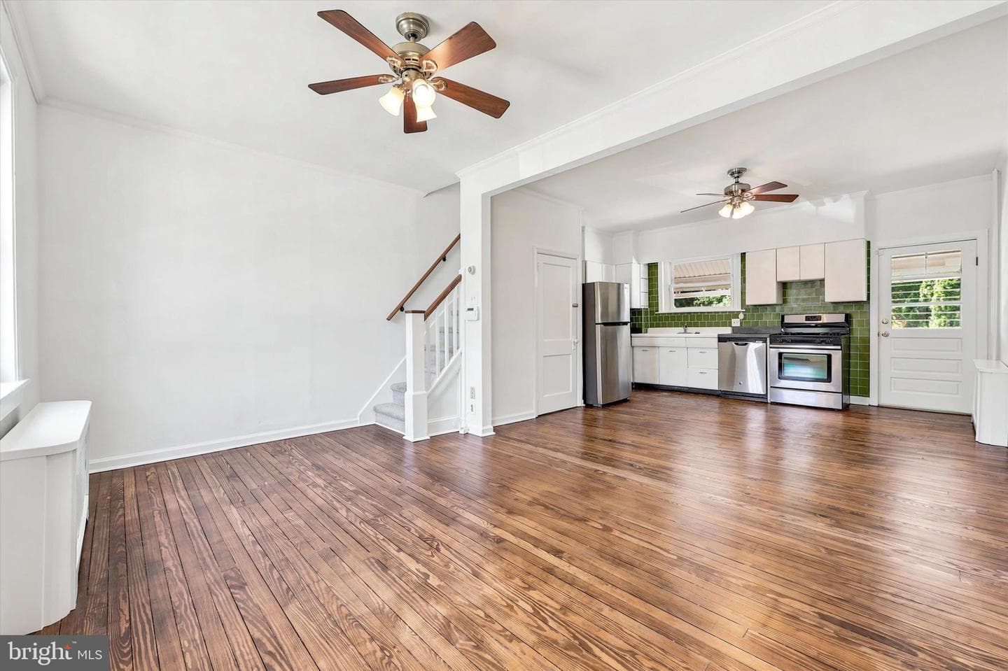 117 E 3rd Avenue photo 5