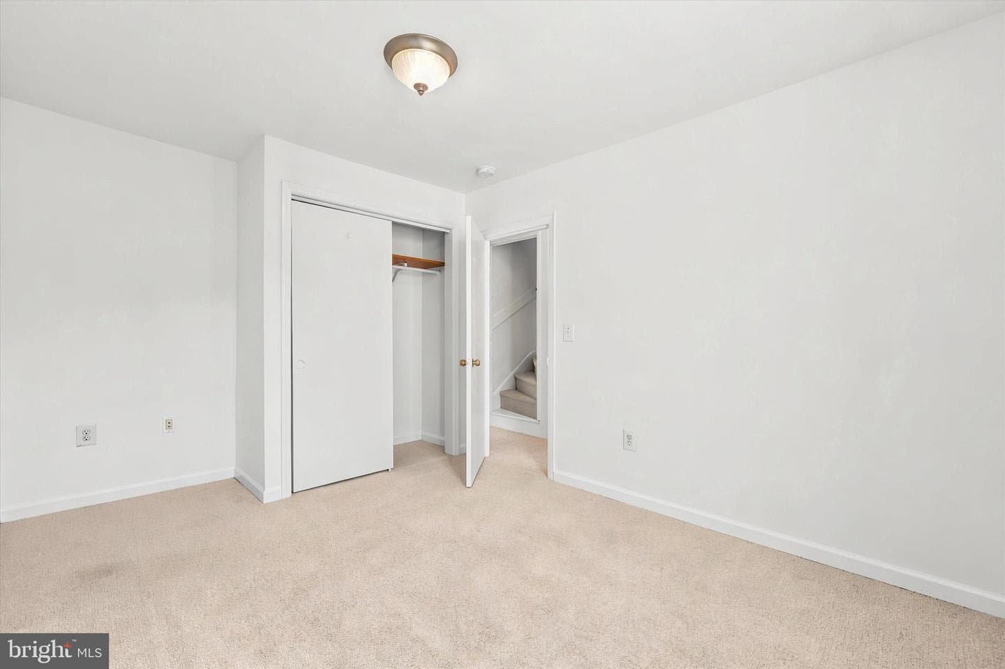 117 E 3rd Avenue photo 9