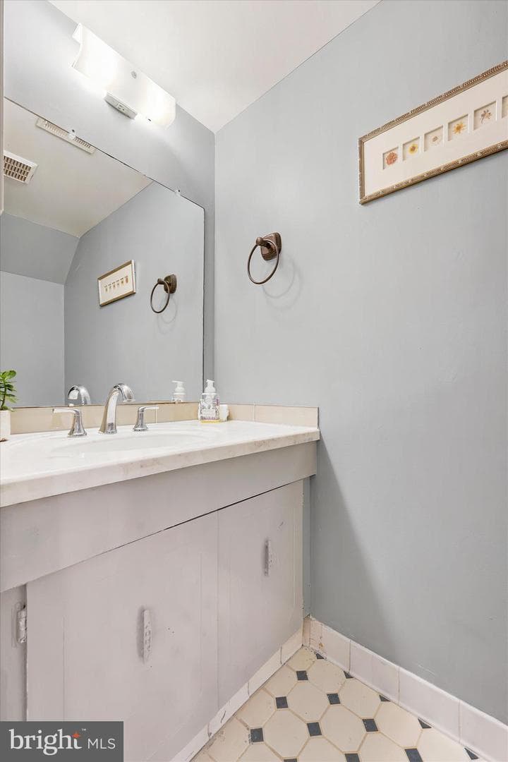 34 Greenwoods Drive photo 14