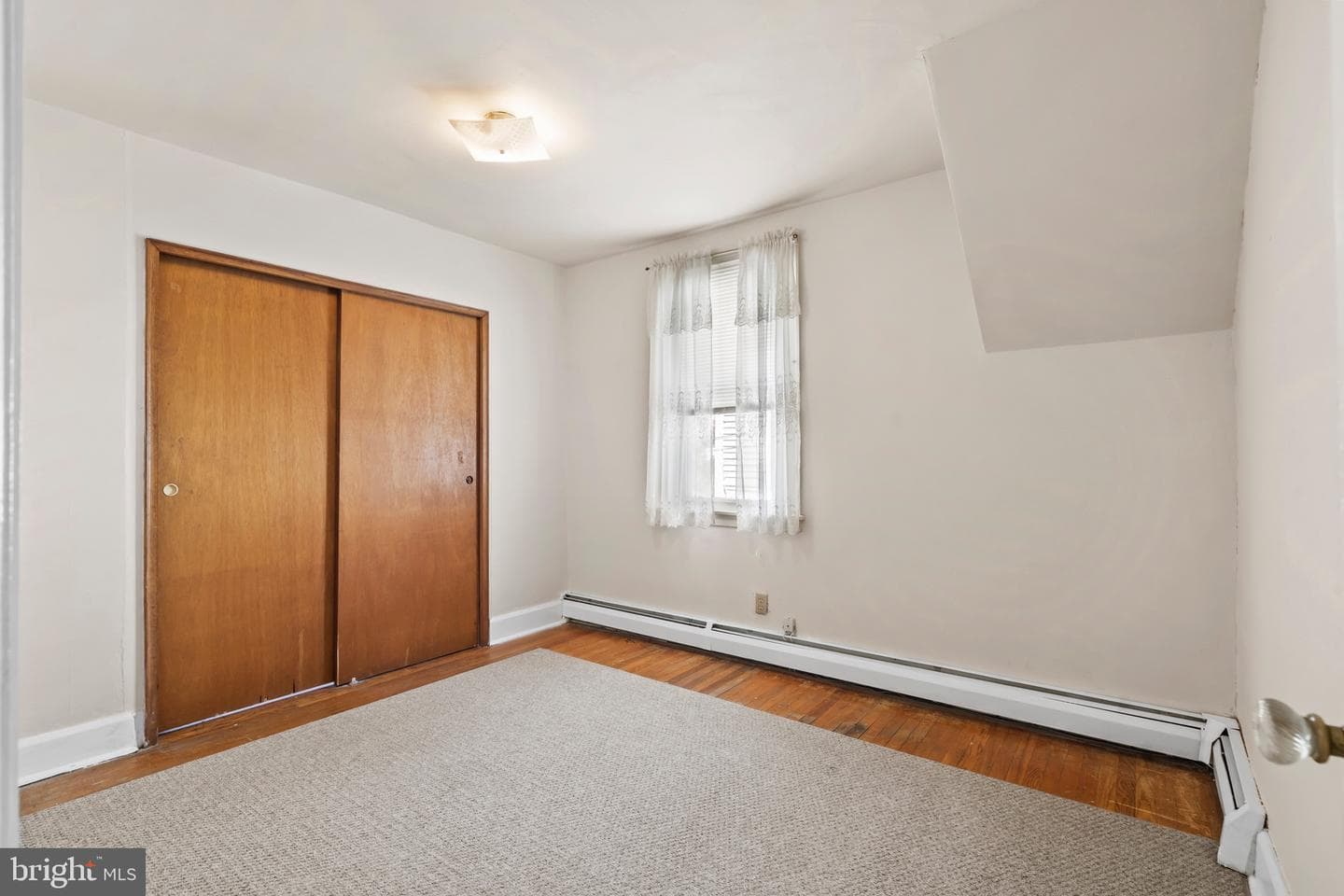 242 Henley Road photo 18