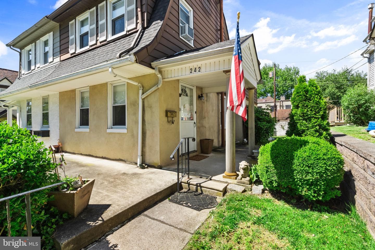 242 Henley Road photo 2