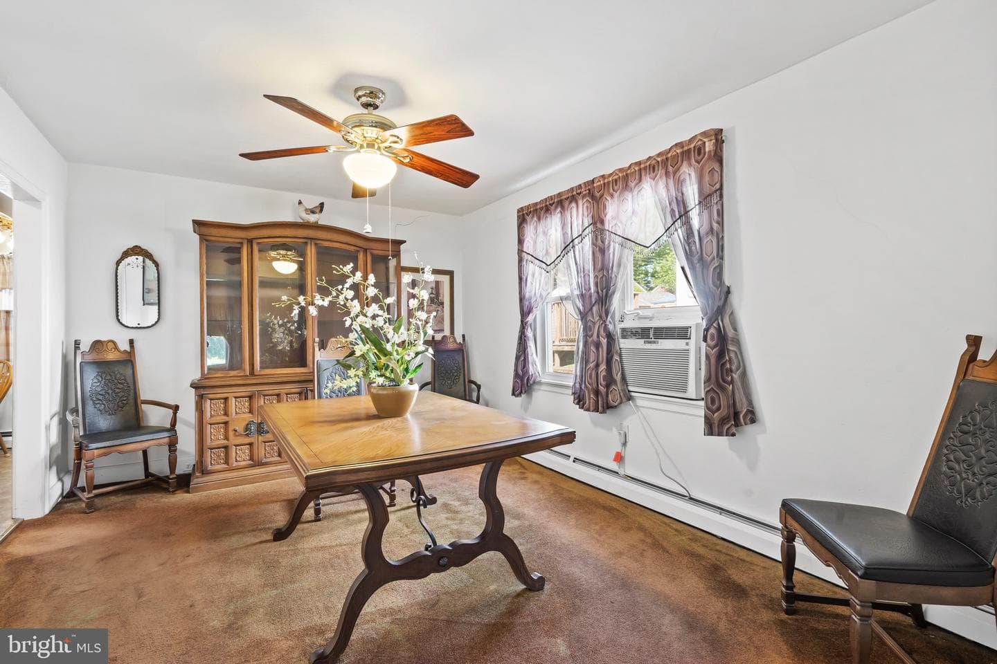 242 Henley Road photo 7