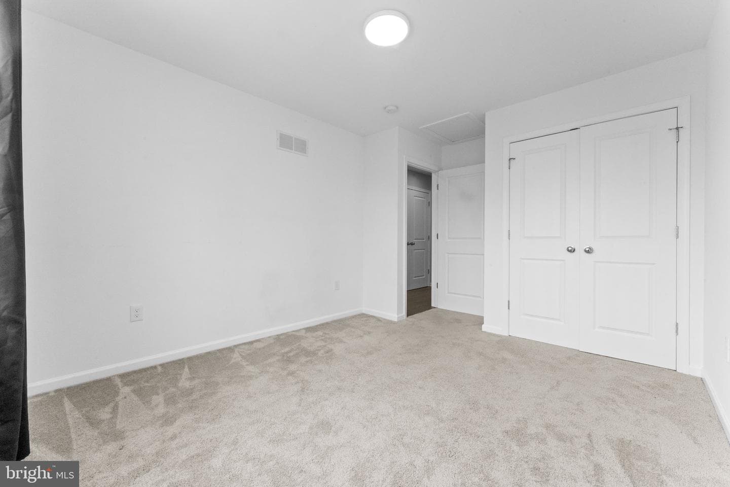 516 Coates Lane photo 19