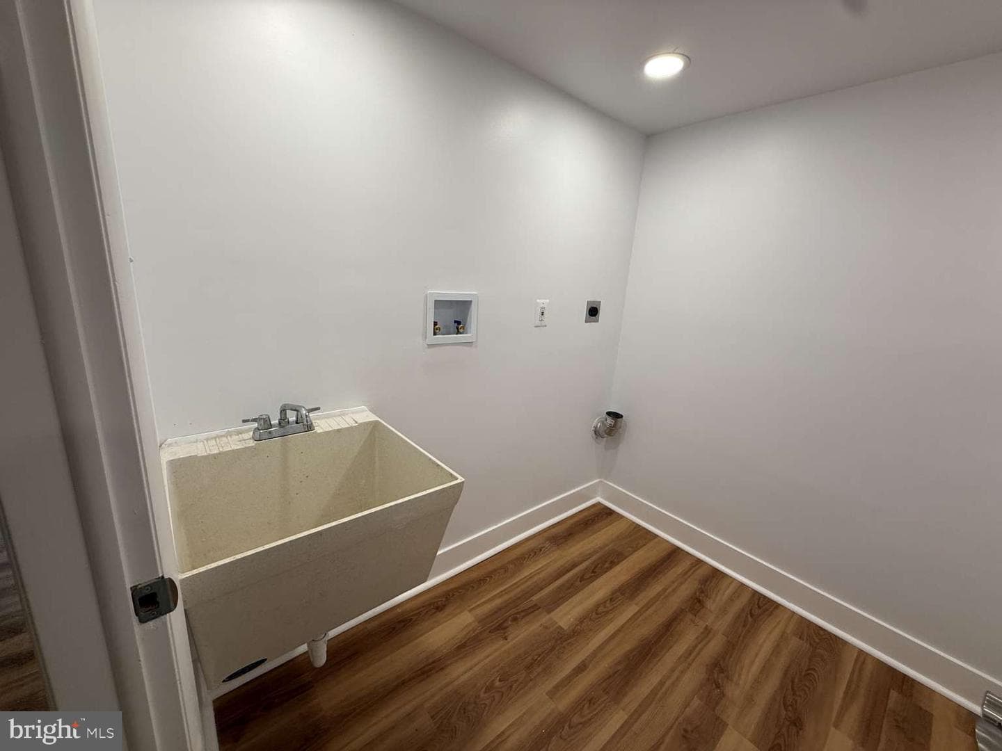 48 Walters Lane photo 43