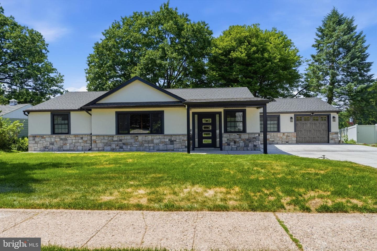 936 Wesley Avenue photo 3