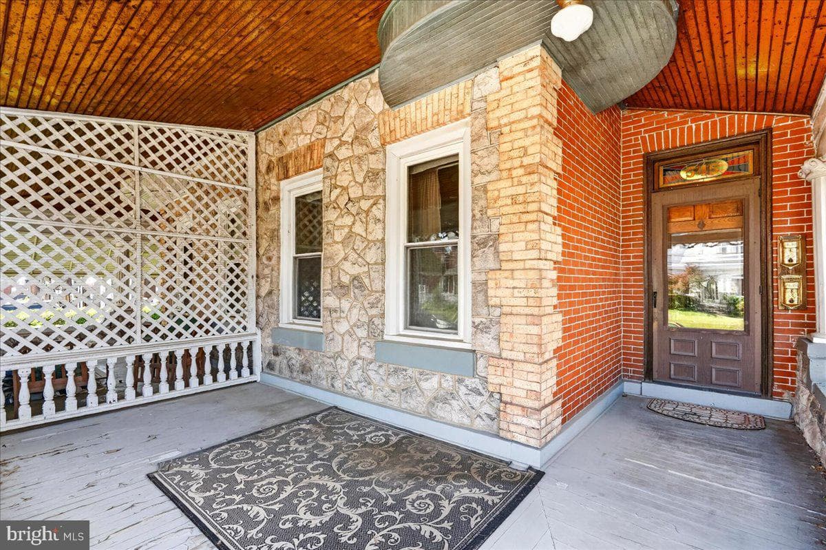 545 Walnut Street photo 43