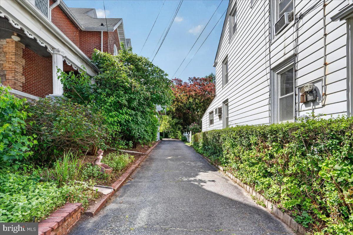 545 Walnut Street photo 47