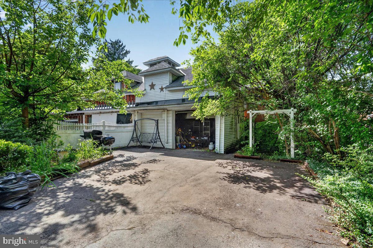 545 Walnut Street photo 50