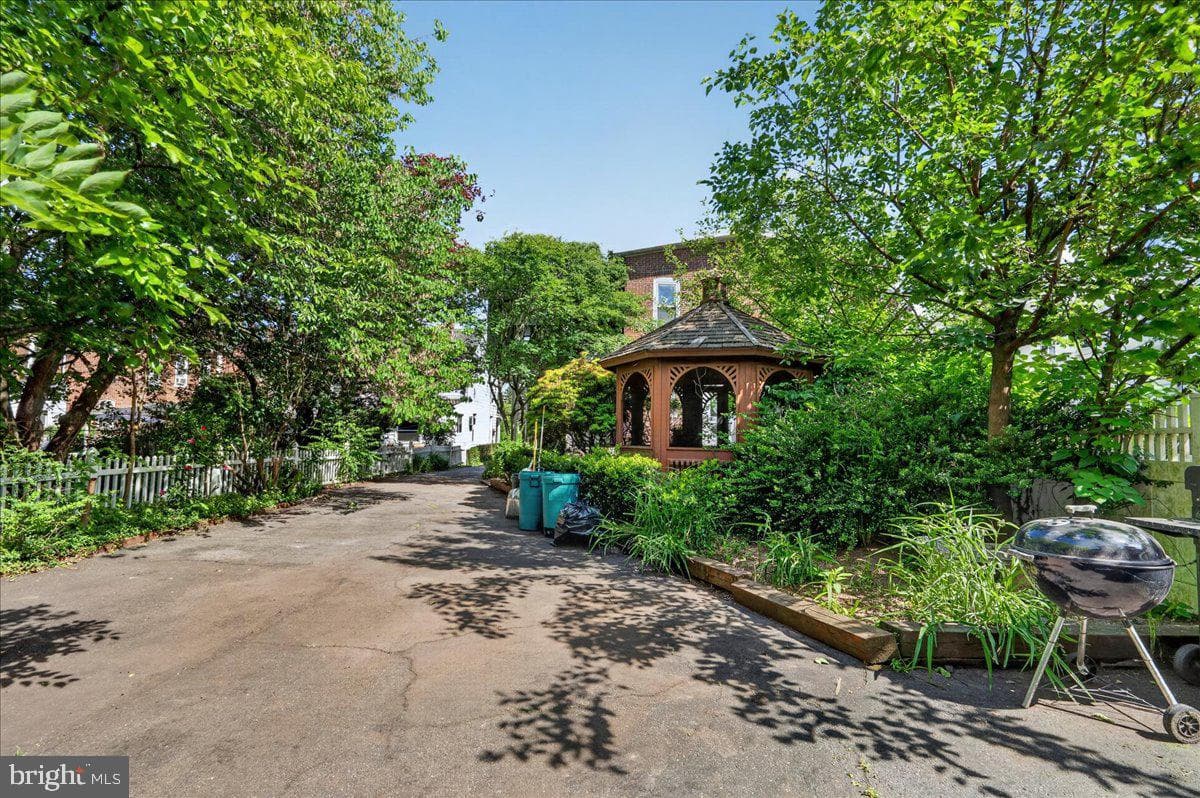 545 Walnut Street photo 51