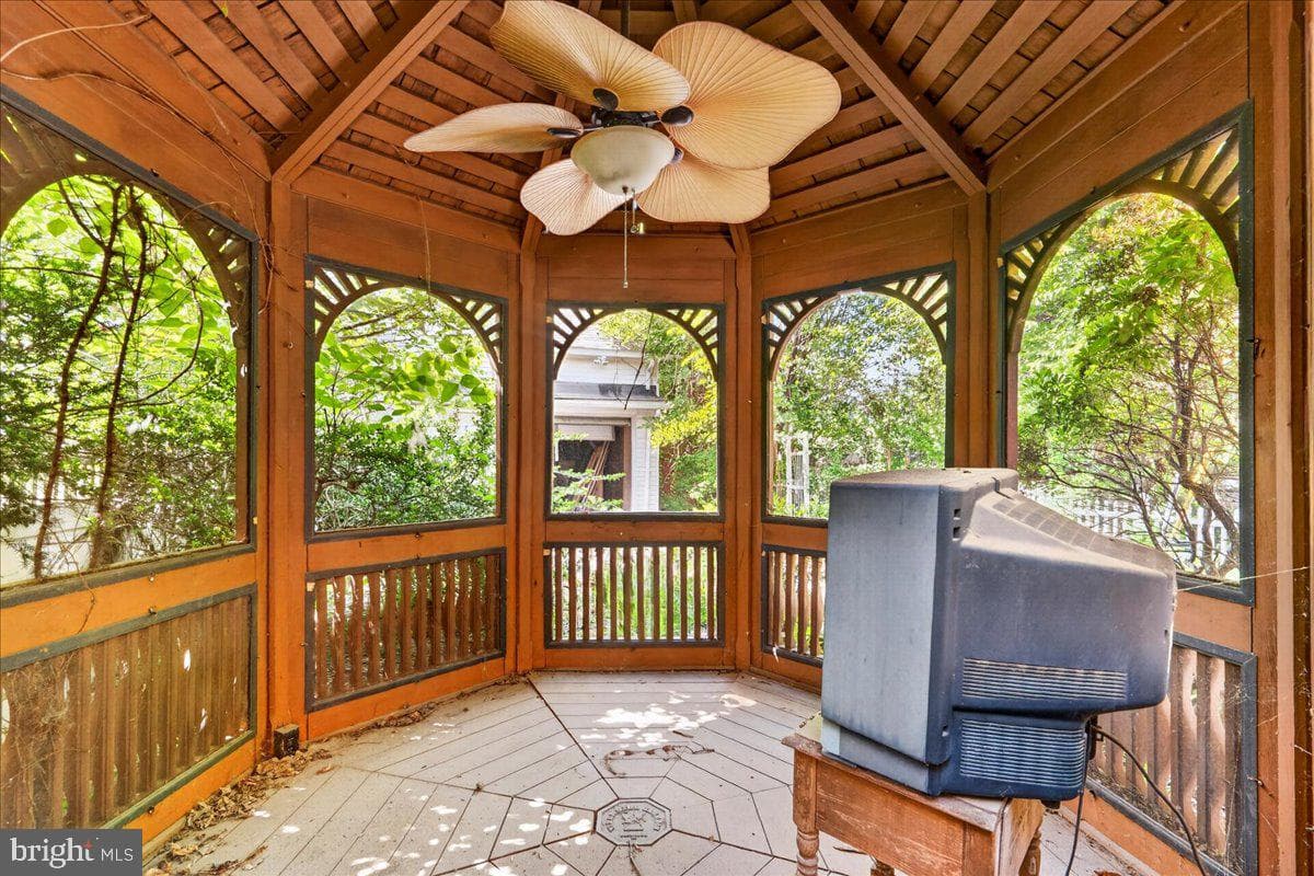 545 Walnut Street photo 53