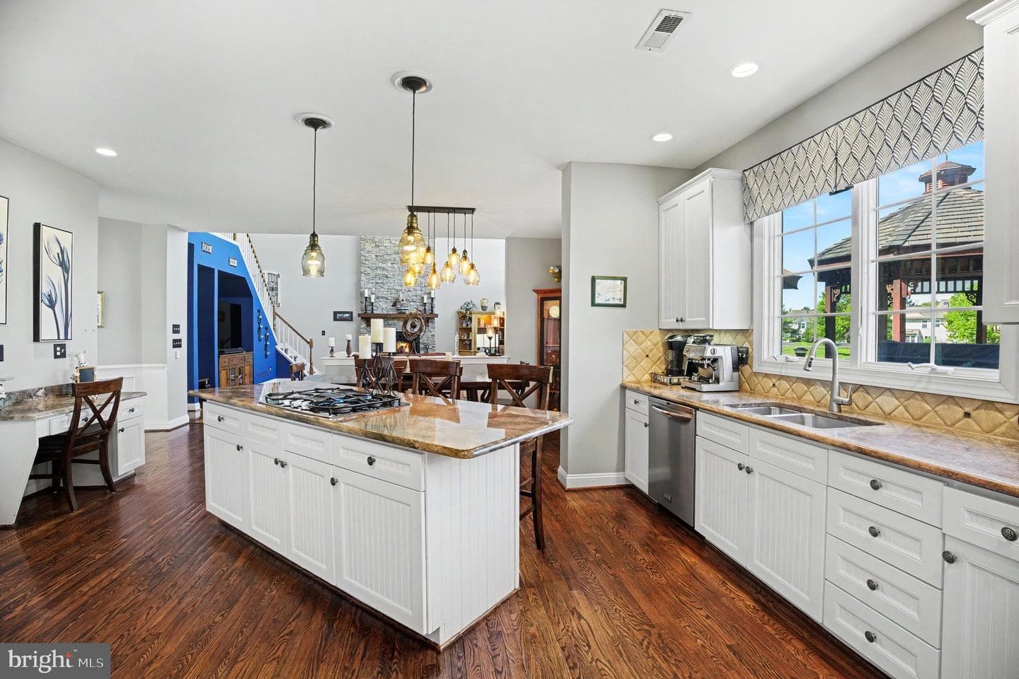 221 Hazeltine Circle photo 11