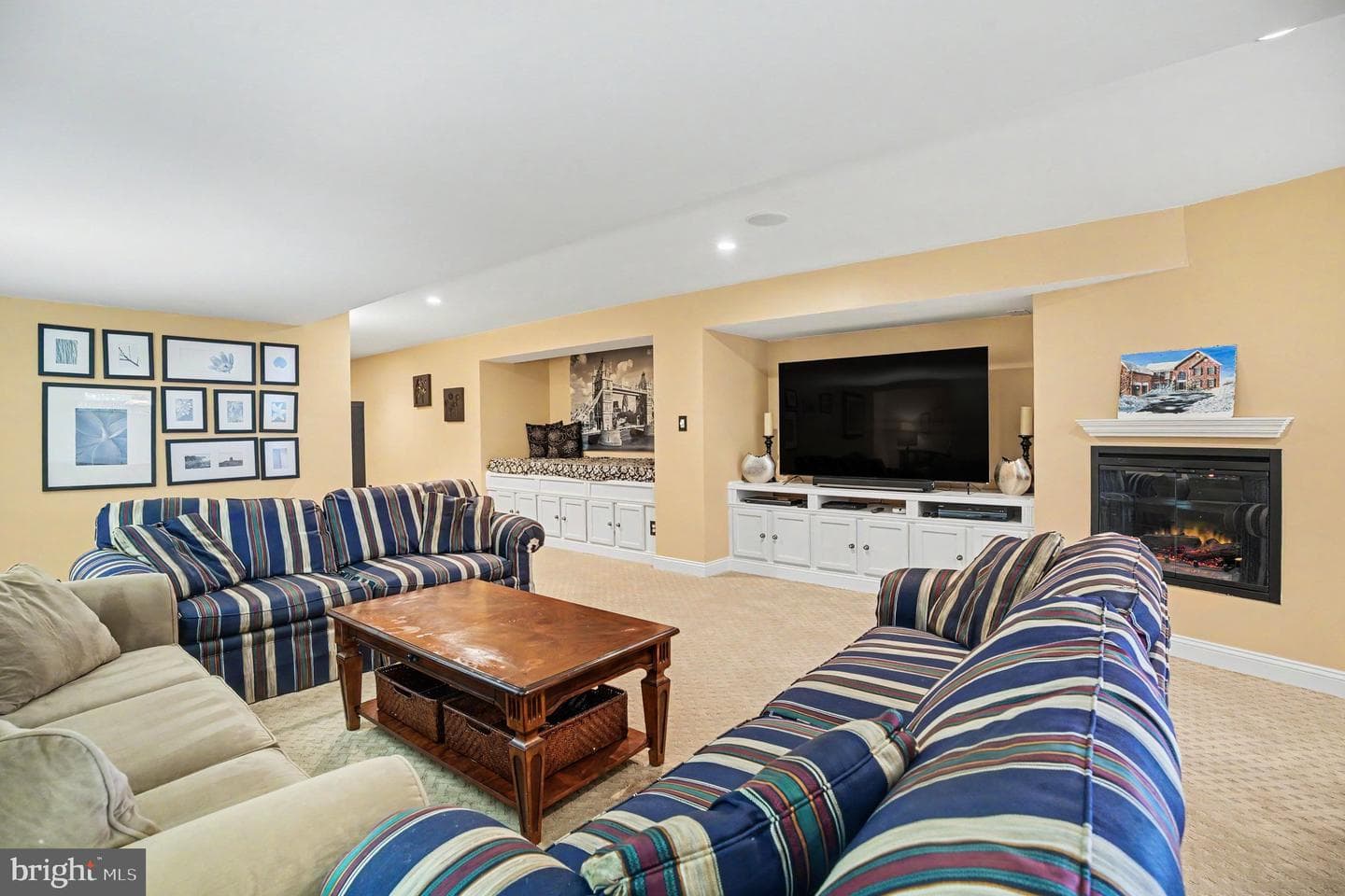 221 Hazeltine Circle photo 34