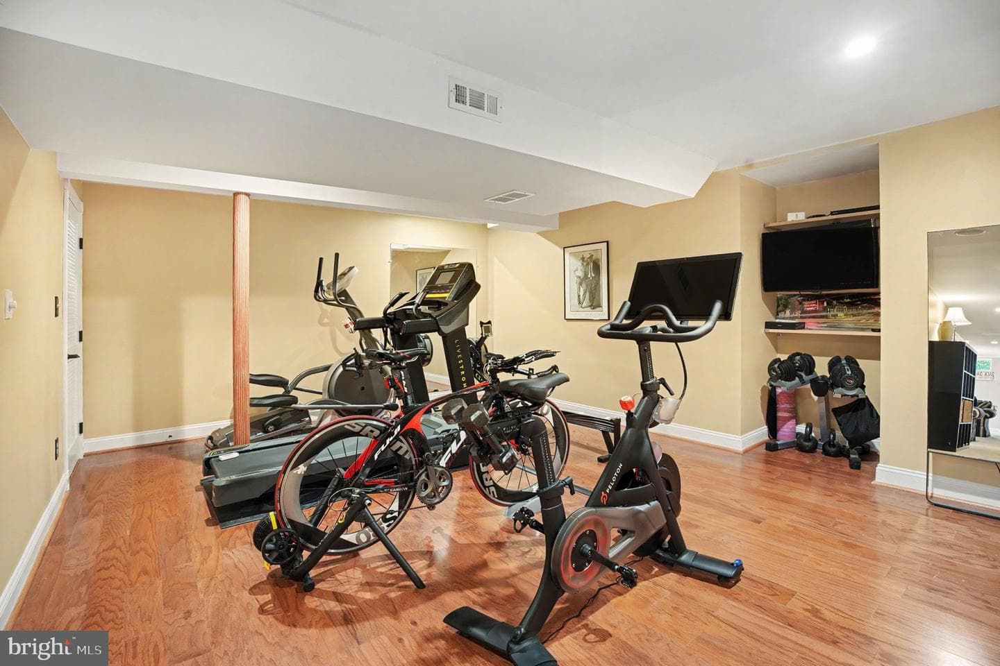 221 Hazeltine Circle photo 35