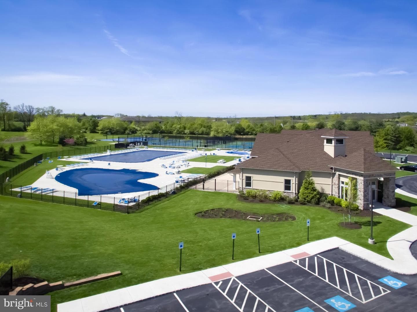 221 Hazeltine Circle photo 44