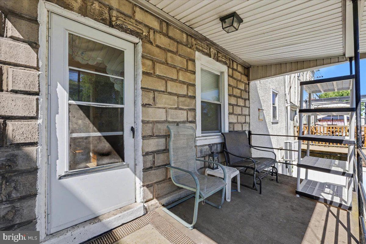 208 W 7th Avenue photo 20