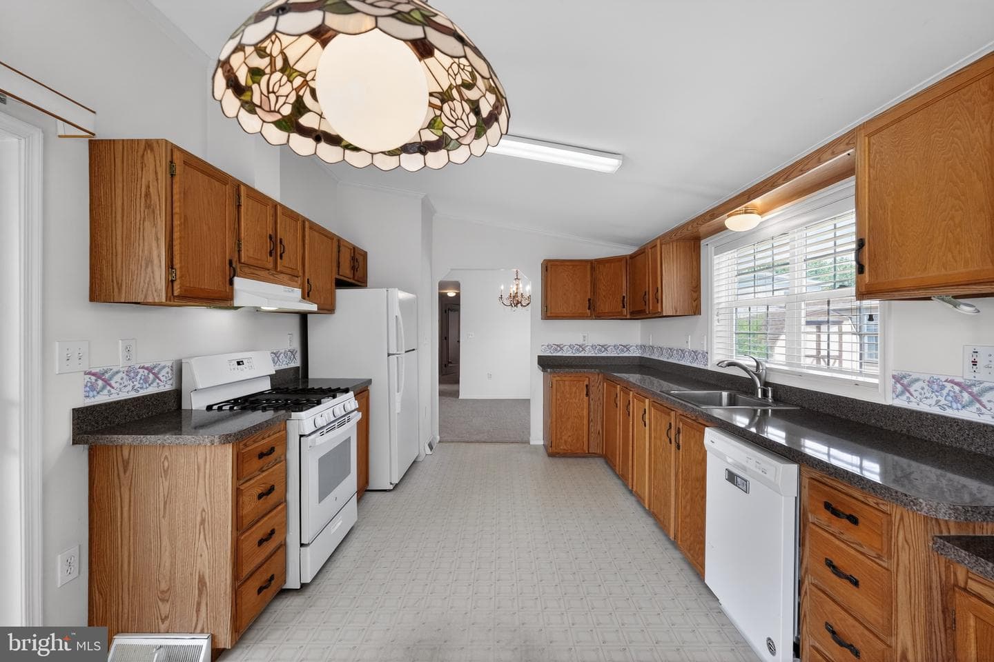 24 Longwood Court E photo 10