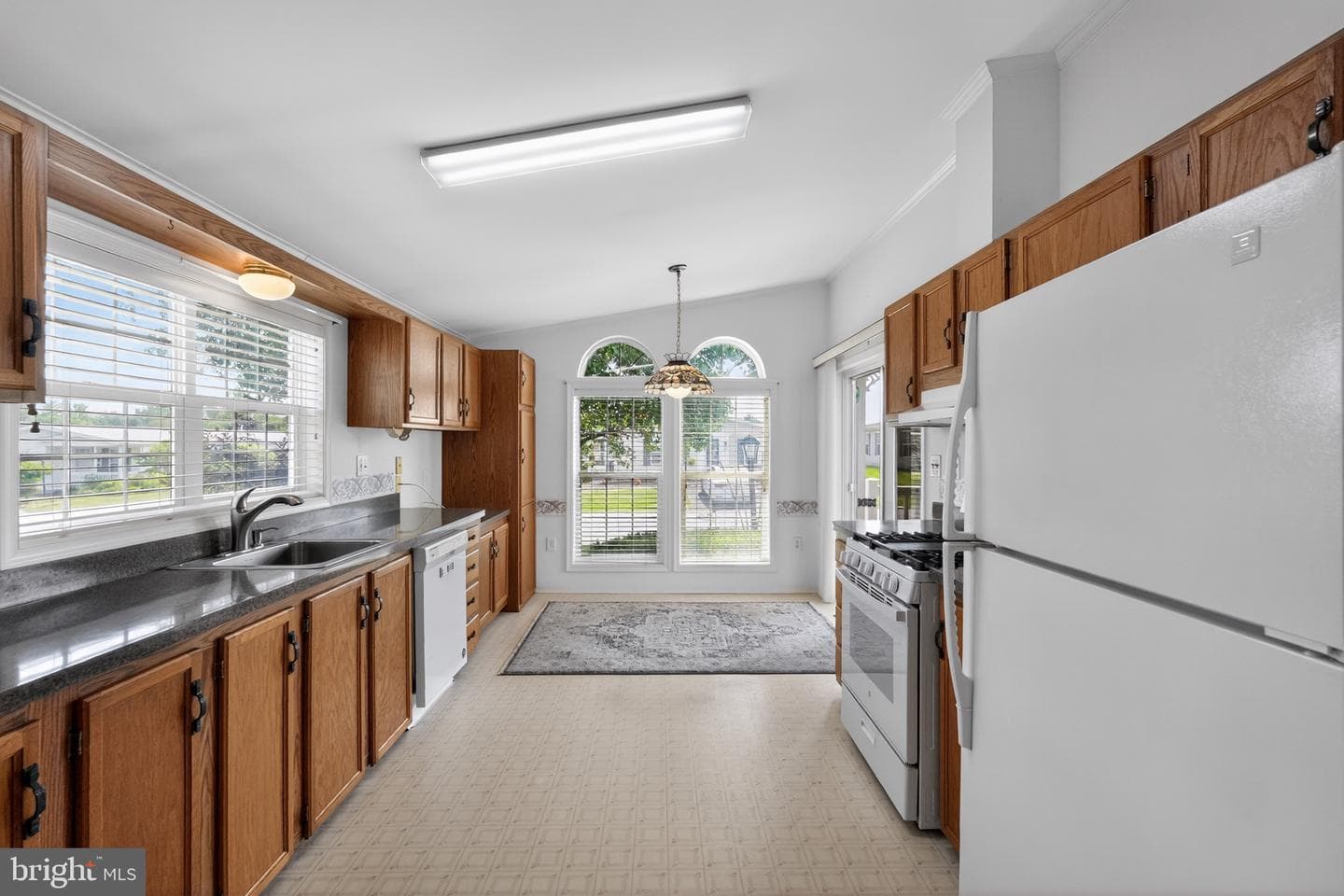24 Longwood Court E photo 11