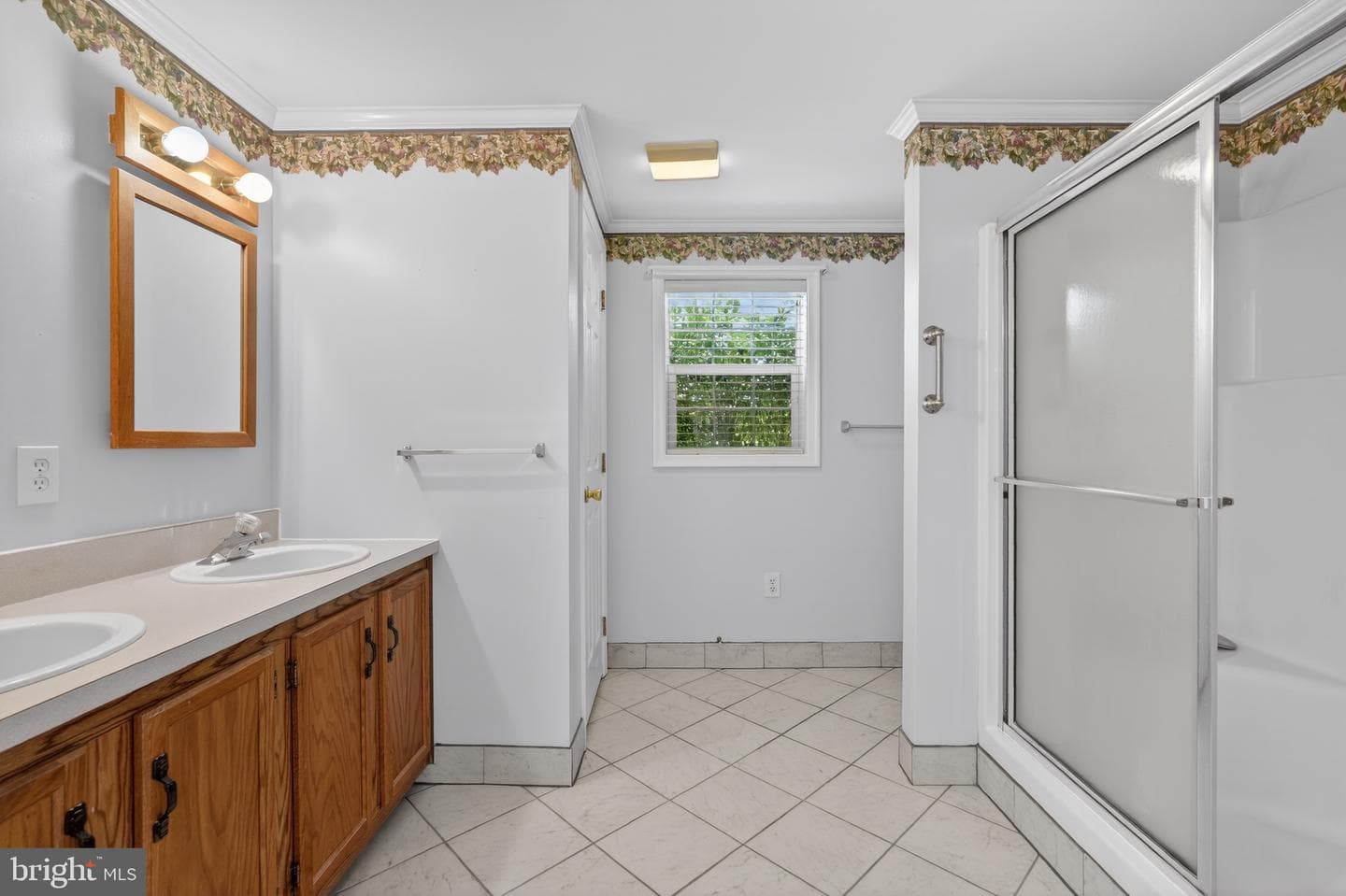 24 Longwood Court E photo 17