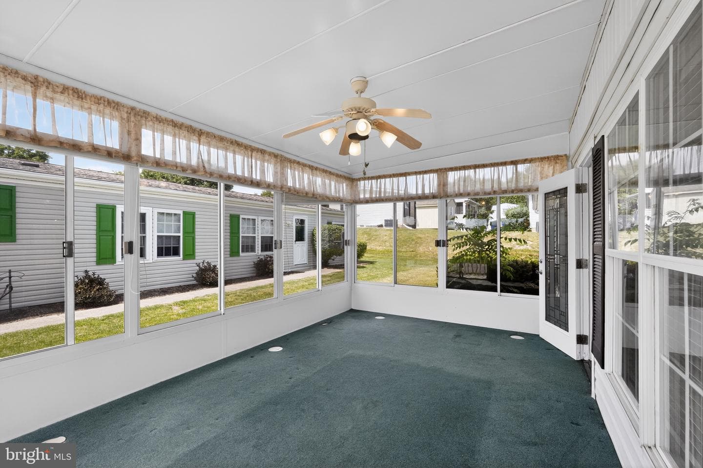 24 Longwood Court E photo 25
