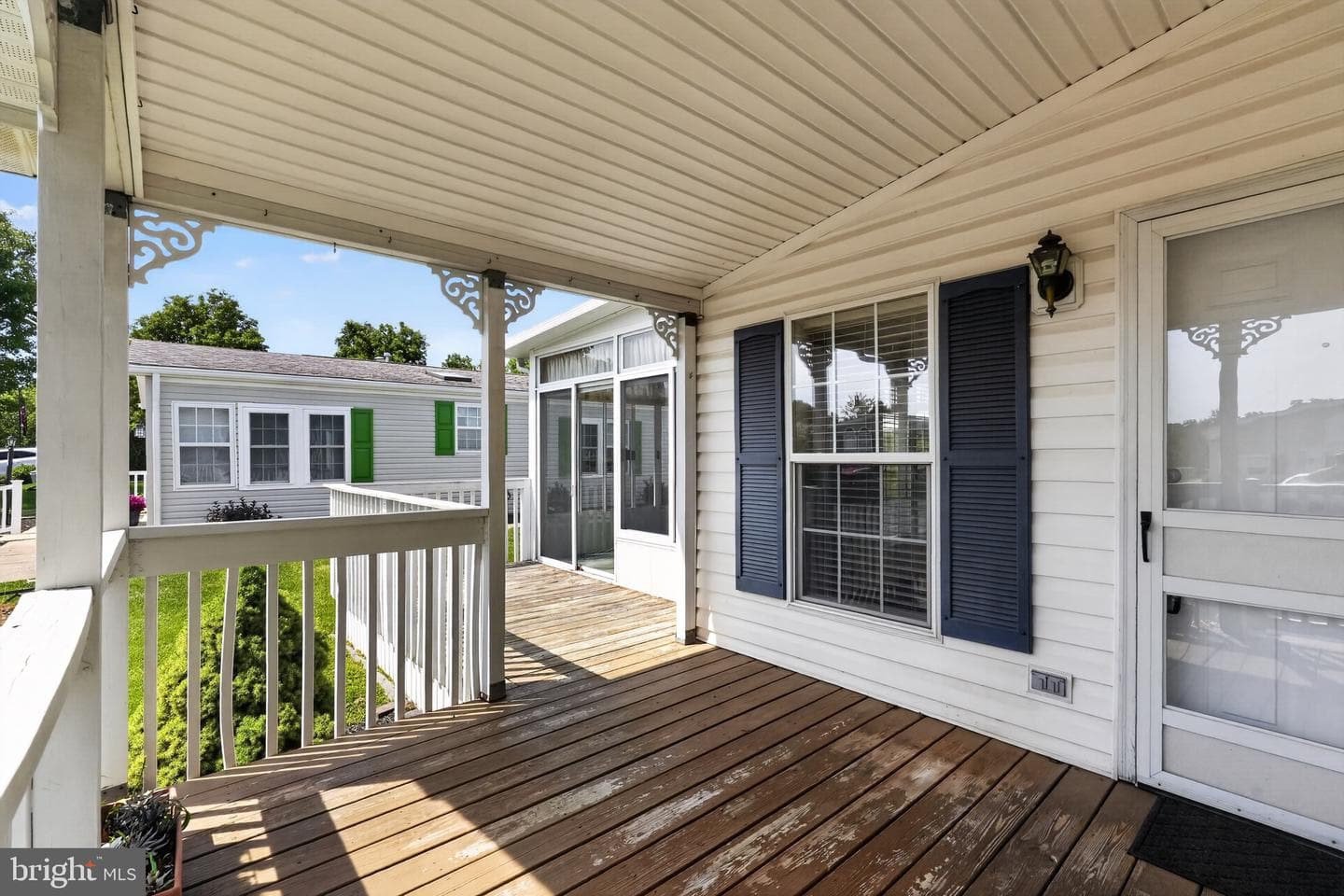 24 Longwood Court E photo 3