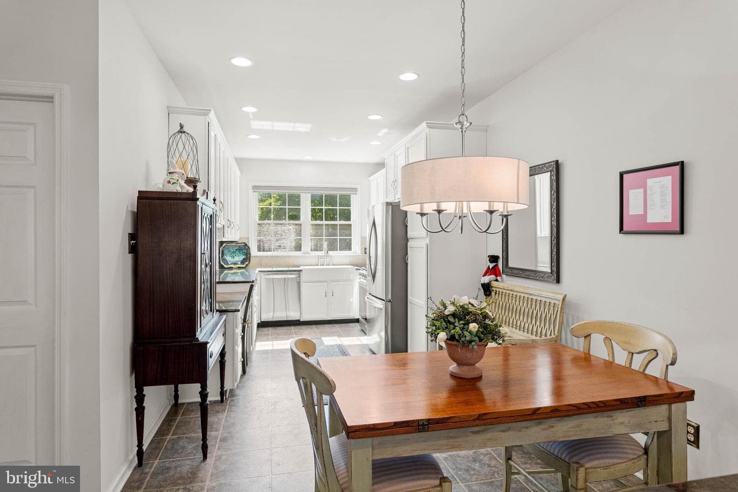 401 Tamworth Court photo 10