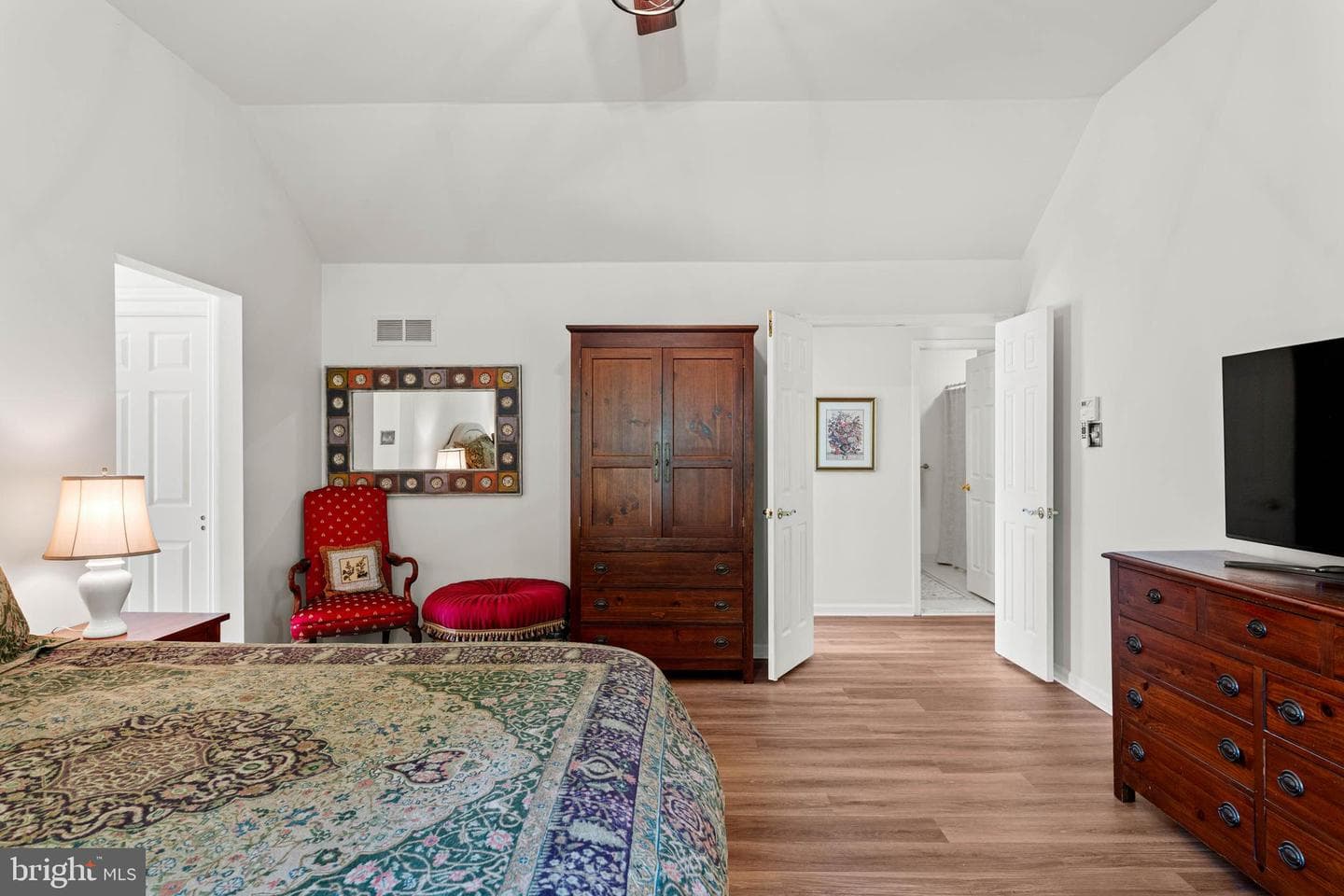 401 Tamworth Court photo 26