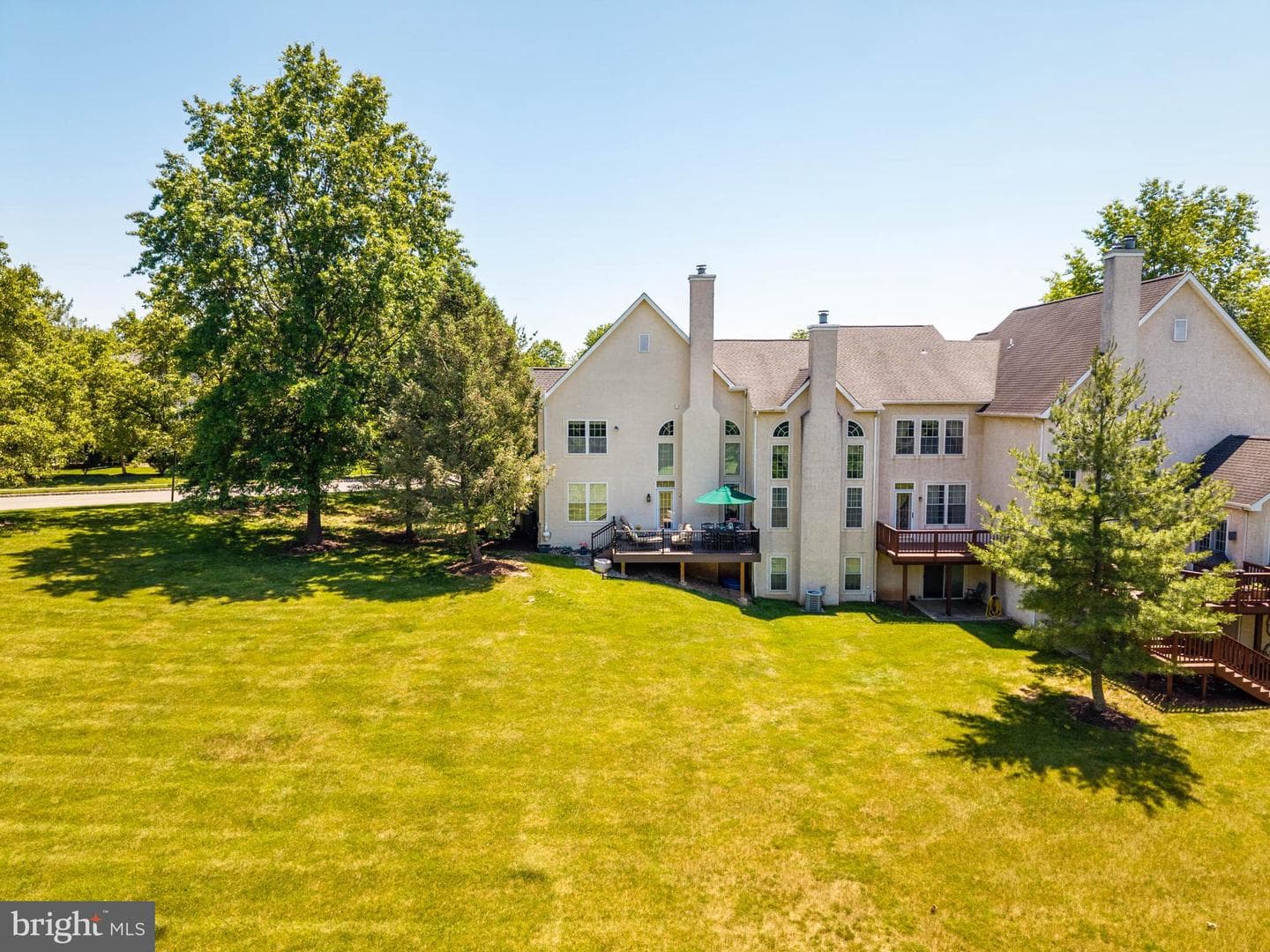 401 Tamworth Court photo 39
