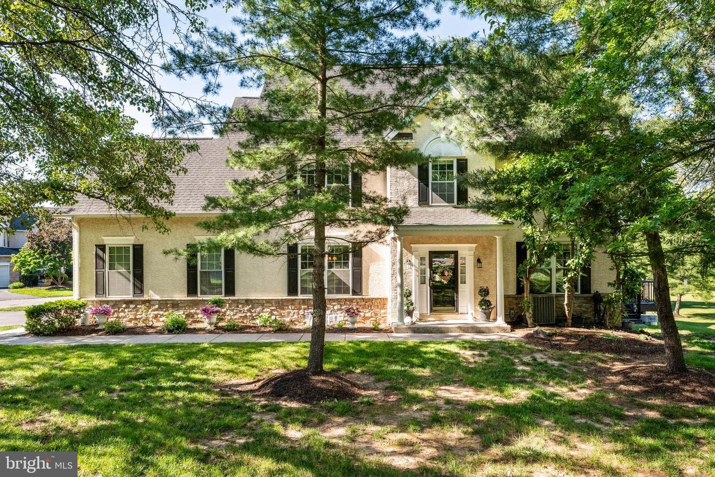 401 Tamworth Court photo 44